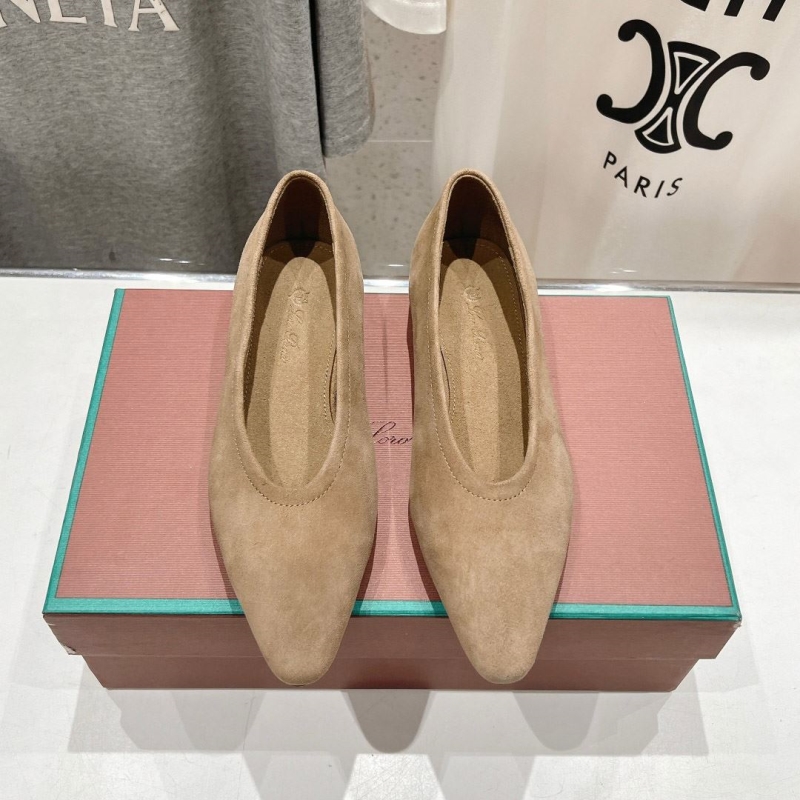 Other flat shoes